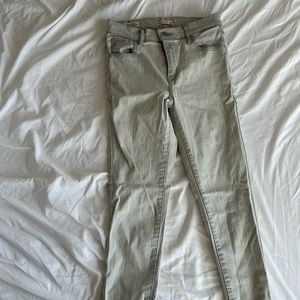 Levi’s 720 high rise super skinny in size 26